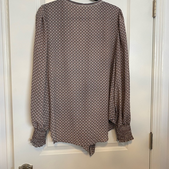 Max Studio Blouse, size XL - Picture 3 of 3